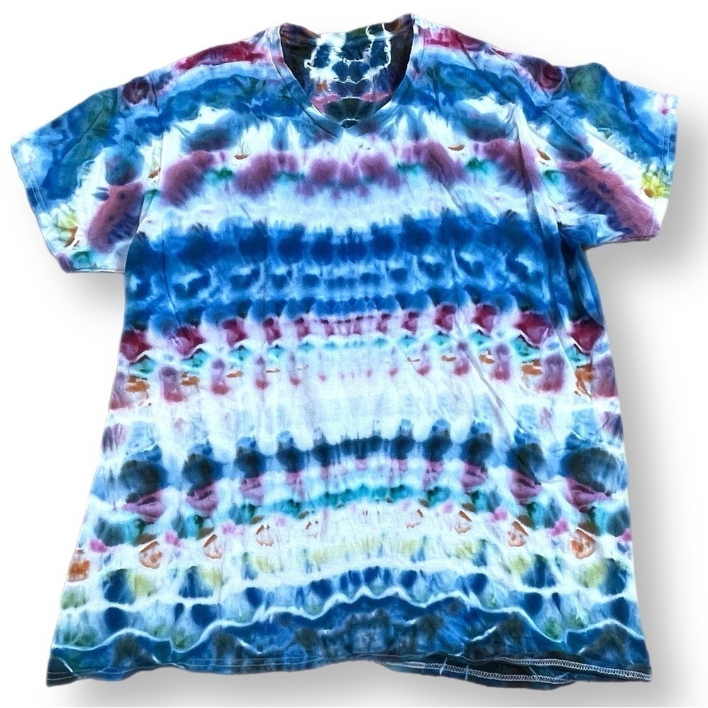 Hand tie dyed tshirt cosmic egg psychedelic kaleidoscope vneck 2XL blue